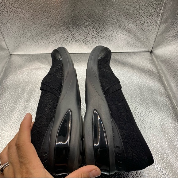 Bzees Slip-On Loafers with Forefoot Strap Detail - Nugget 7M black slip on F5 - Picture 6 of 9